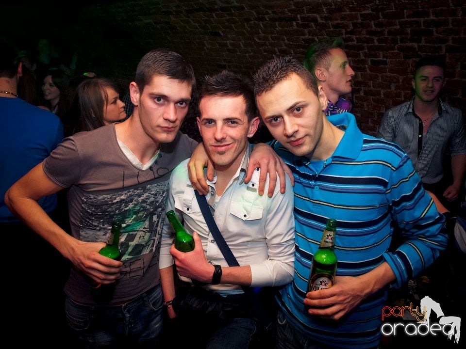 Miercuri seara în Club Escape, 