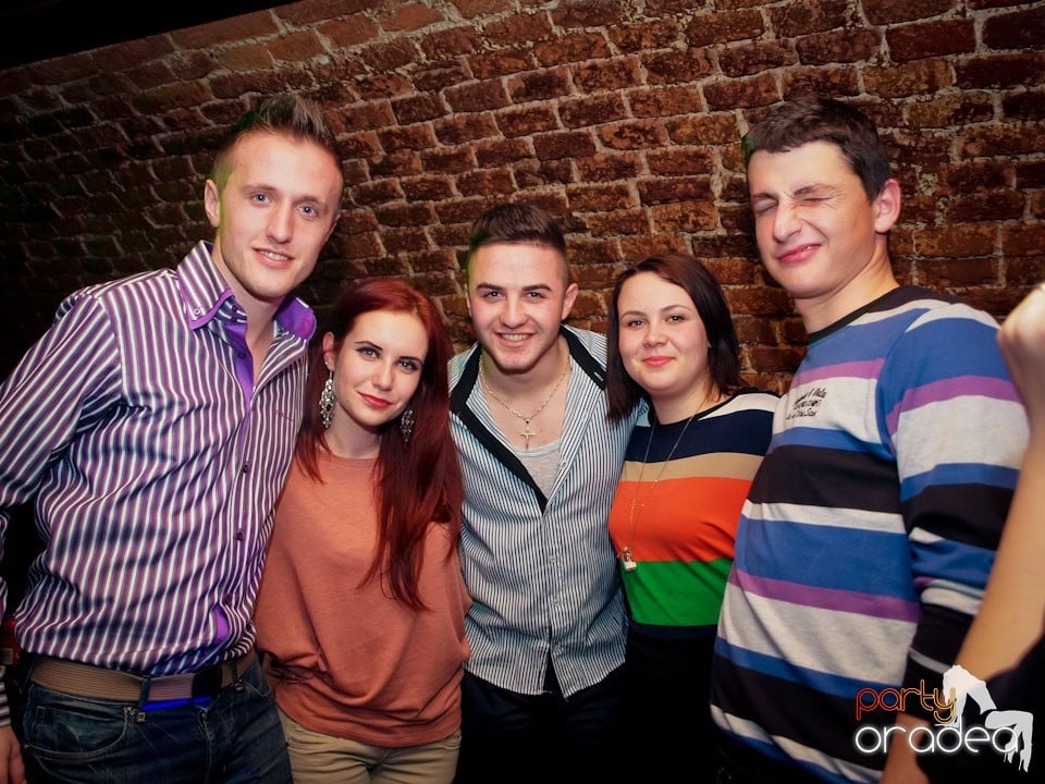 Miercuri seara în Club Escape, 