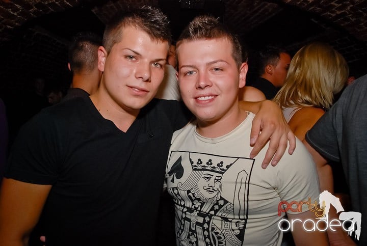 Miercuri seara în Club Escape, 