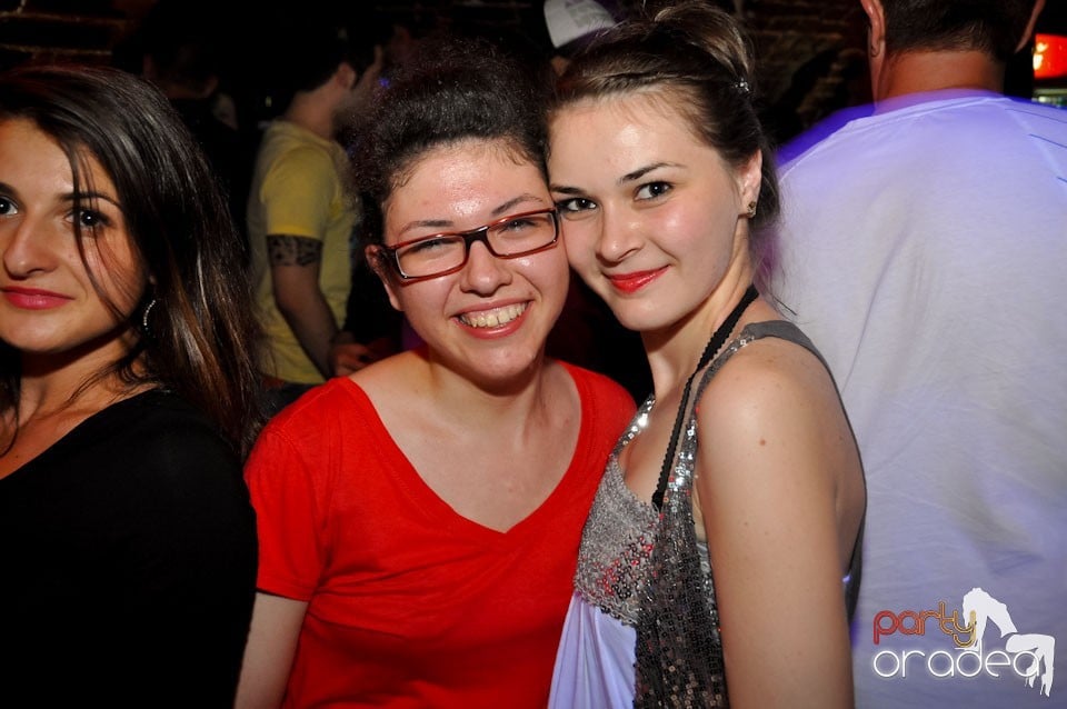 Miercuri seara în Club Escape, 