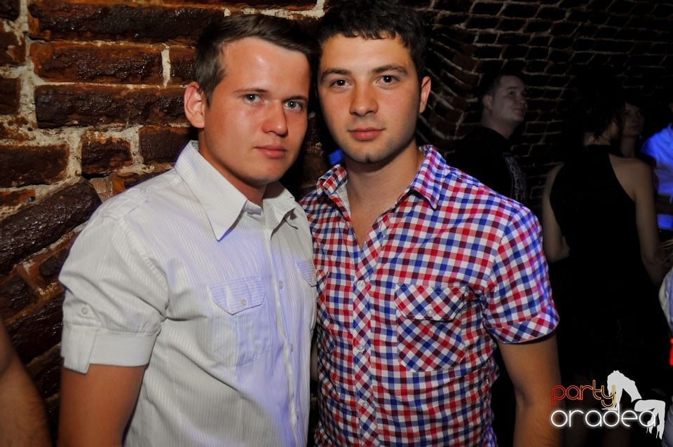 Miercuri seara în Club Escape, 