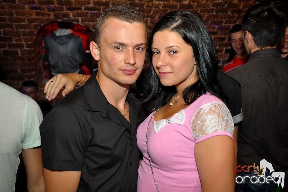 Miercuri seara în Club Escape, 