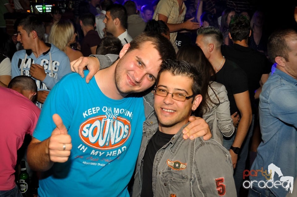 Miercuri seara în Club Escape, 