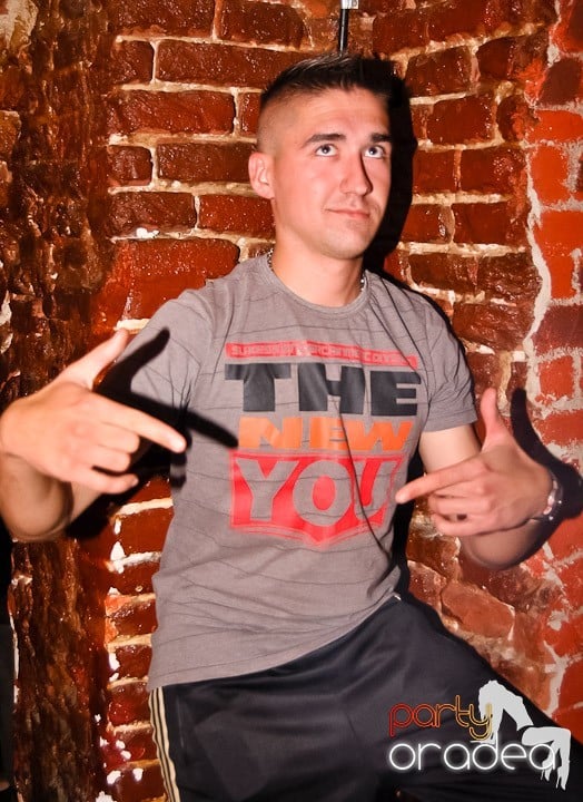 Miercuri seara în Club Escape, 