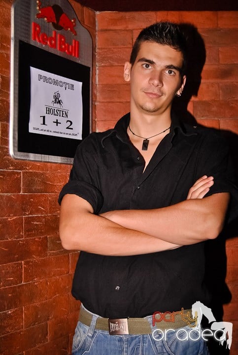 Miercuri seara în Club Escape, 