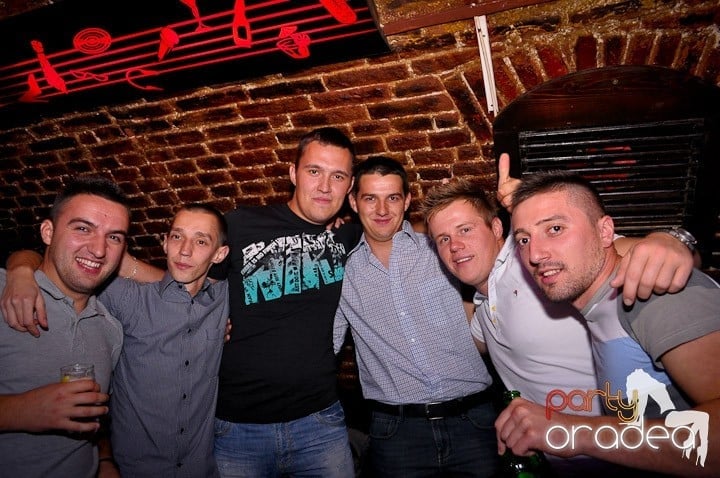 Miercuri seara în Escape, 