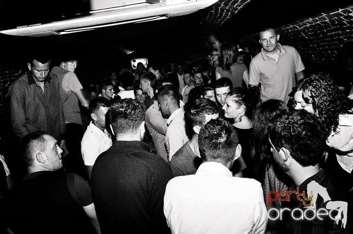 Miercuri seara în Escape, 