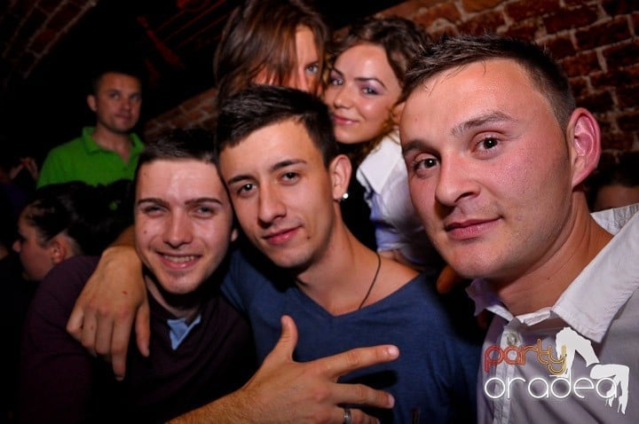 Miercuri seara în Escape, 