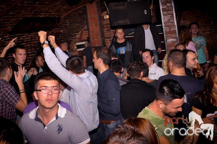 Miercuri seara în Escape, 