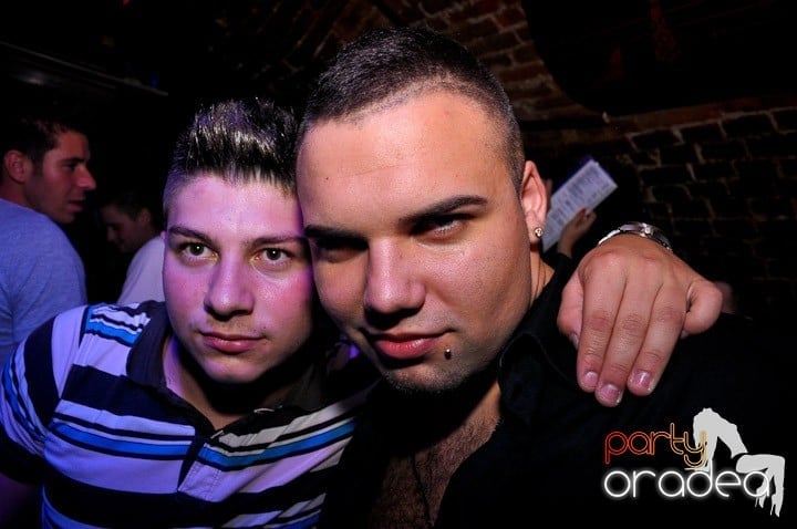 Miercuri seara în Escape, 