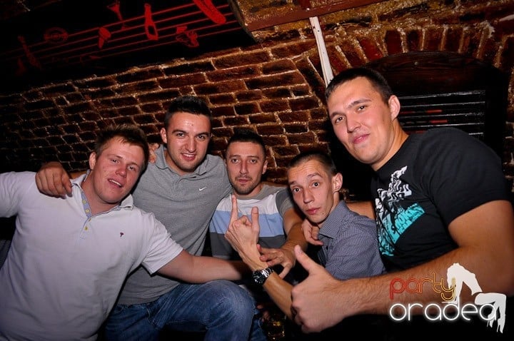 Miercuri seara în Escape, 