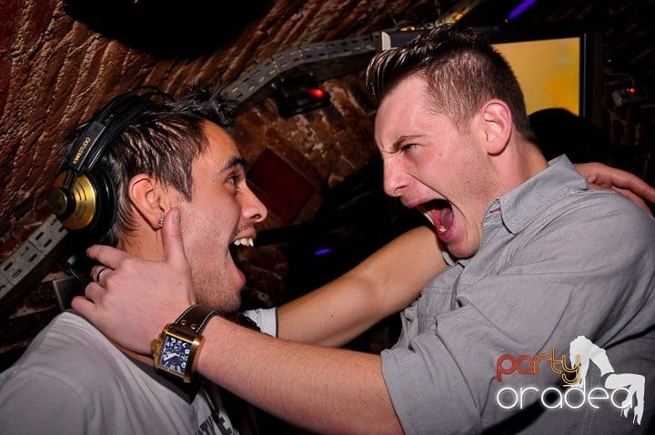 Miercuri seara în Escape, 