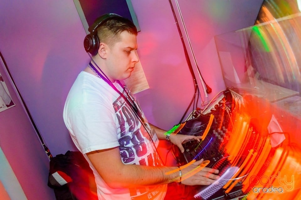 Moscow Never Sleeps, 