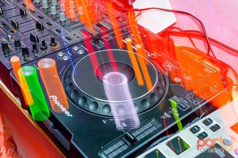 Moscow Never Sleeps, 