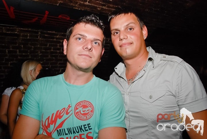 Multă adrenalină în Club Escape, 