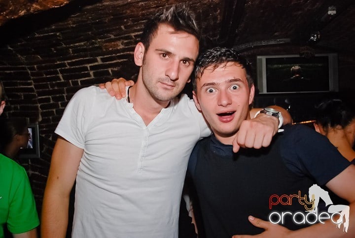 Multă adrenalină în Club Escape, 