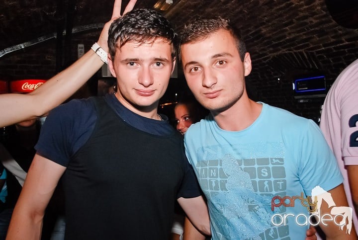 Multă adrenalină în Club Escape, 