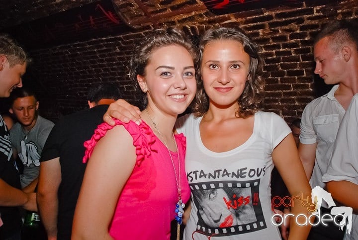 Multă adrenalină în Club Escape, 