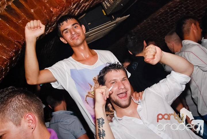 Multă adrenalină în Club Escape, 