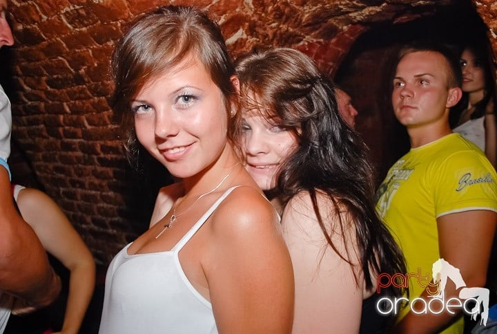 Multă adrenalină în Club Escape, 