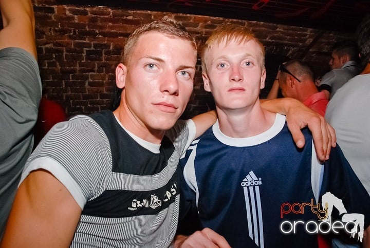 Multă adrenalină în Club Escape, 