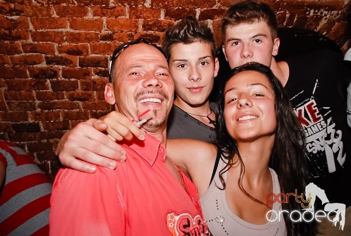 Multă adrenalină în Club Escape, 