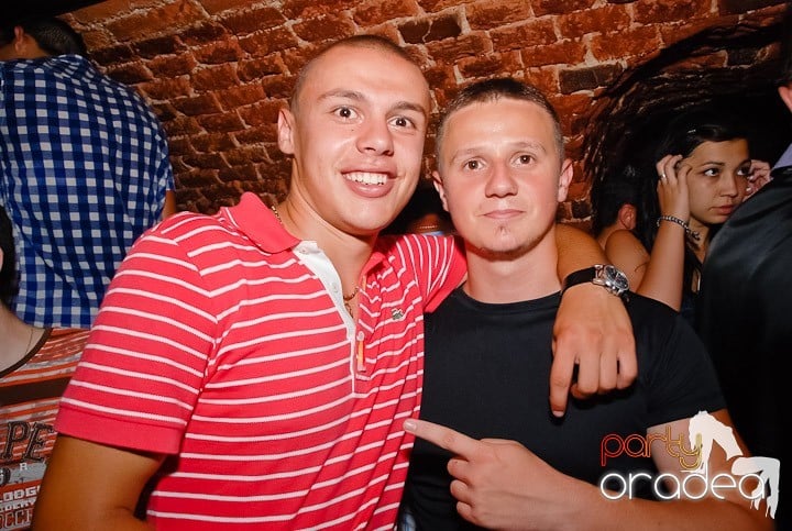 Multă adrenalină în Club Escape, 