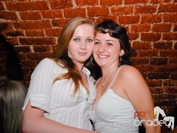 Multă adrenalină în Club Escape, 