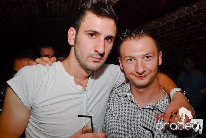 Multă adrenalină în Club Escape, 