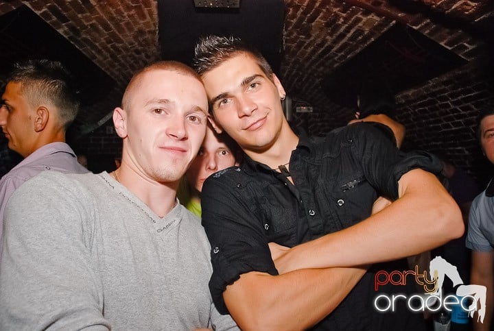 Multă adrenalină în Club Escape, 