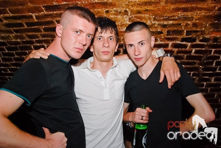 Multă adrenalină în Club Escape, 