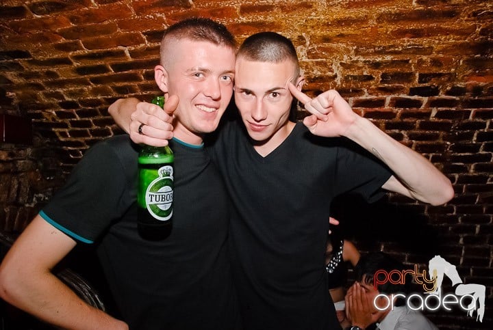 Multă adrenalină în Club Escape, 