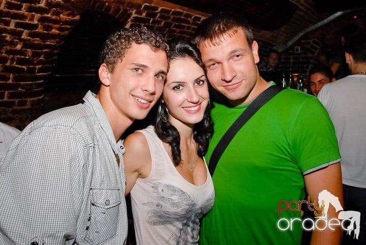 Multă adrenalină în Club Escape, 