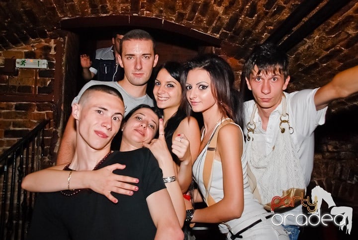 Multă adrenalină în Club Escape, 