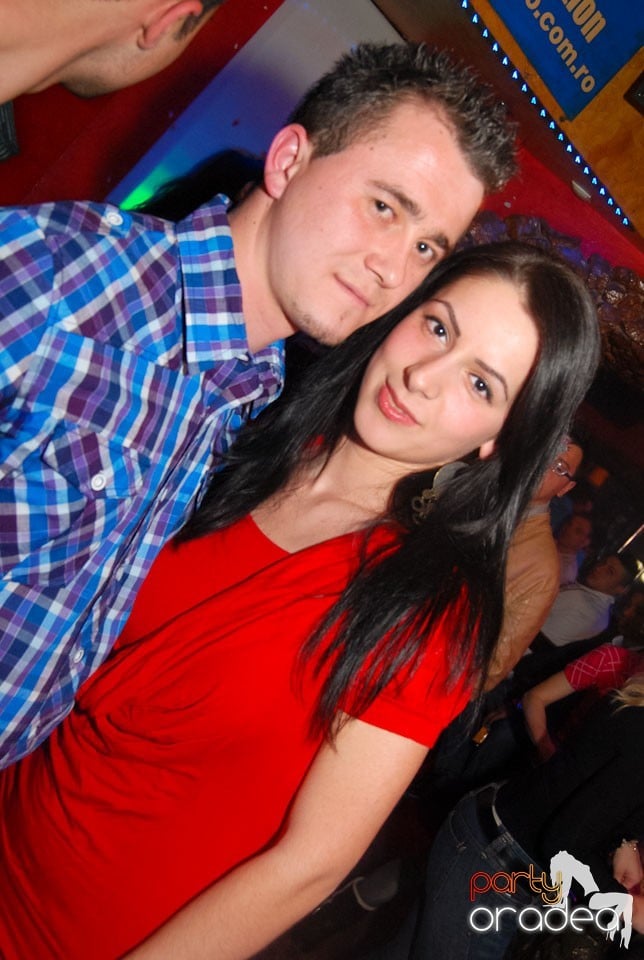 Muzică bună şi fete frumoase în Downtown, 