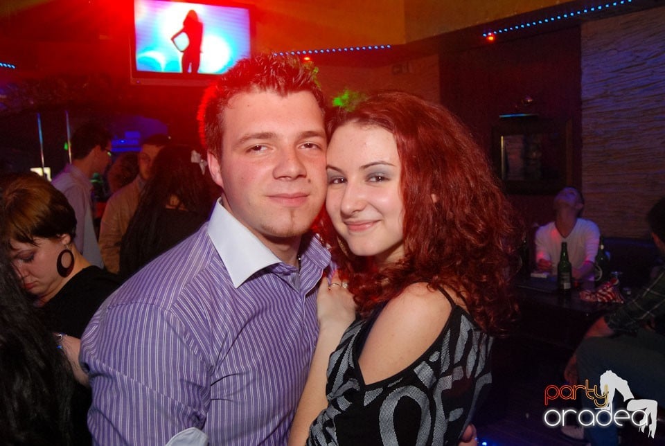 Muzică bună şi fete frumoase în Downtown, 