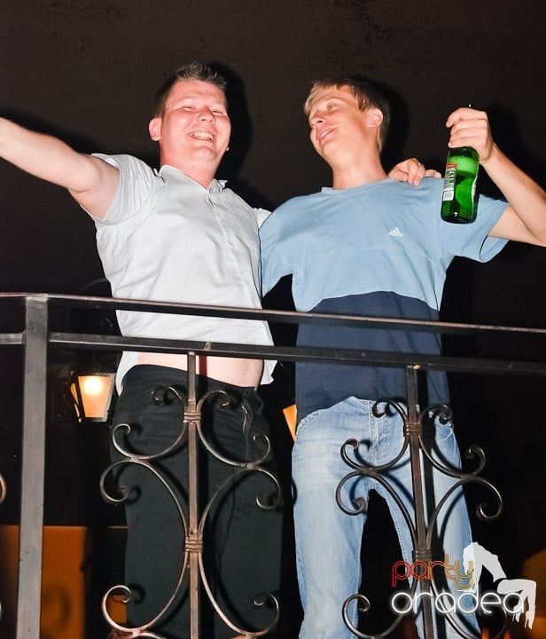 Muzică de petrecere şi voie bună în Lord's, Lord's Pub
