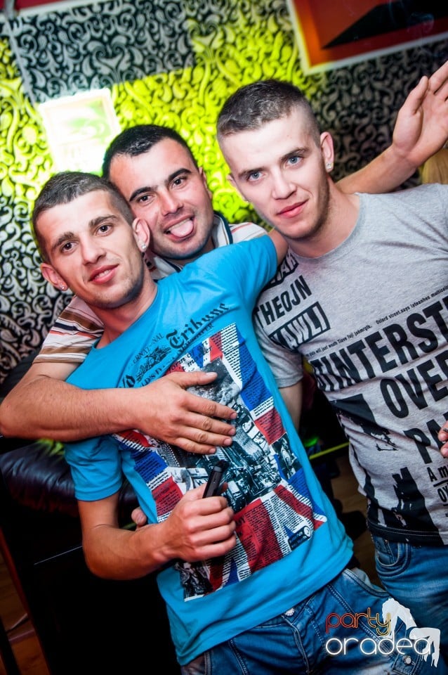 Muzica live Alex de la Oradea, 