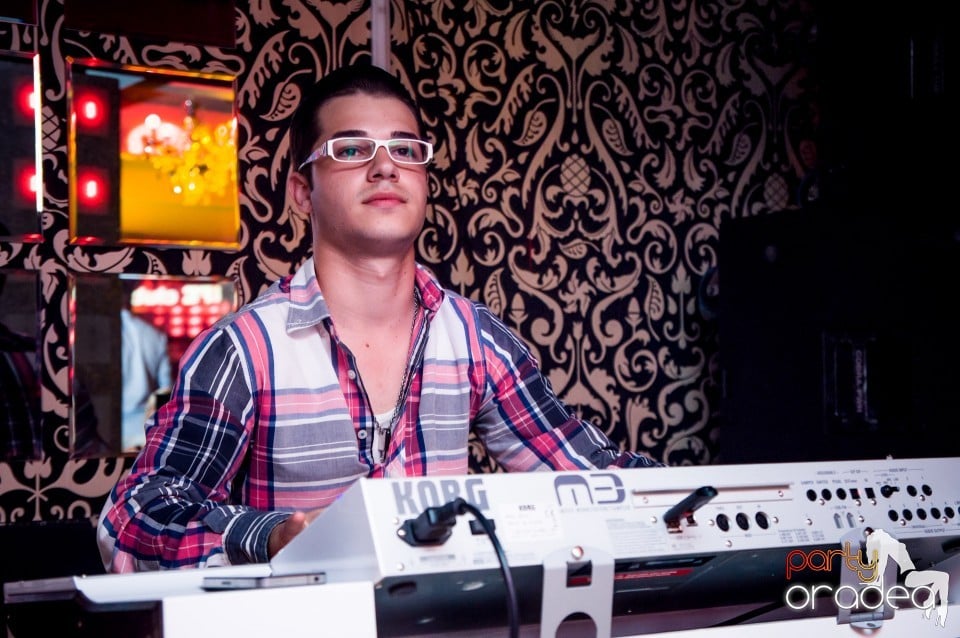 Muzica live Alex de la Oradea, 