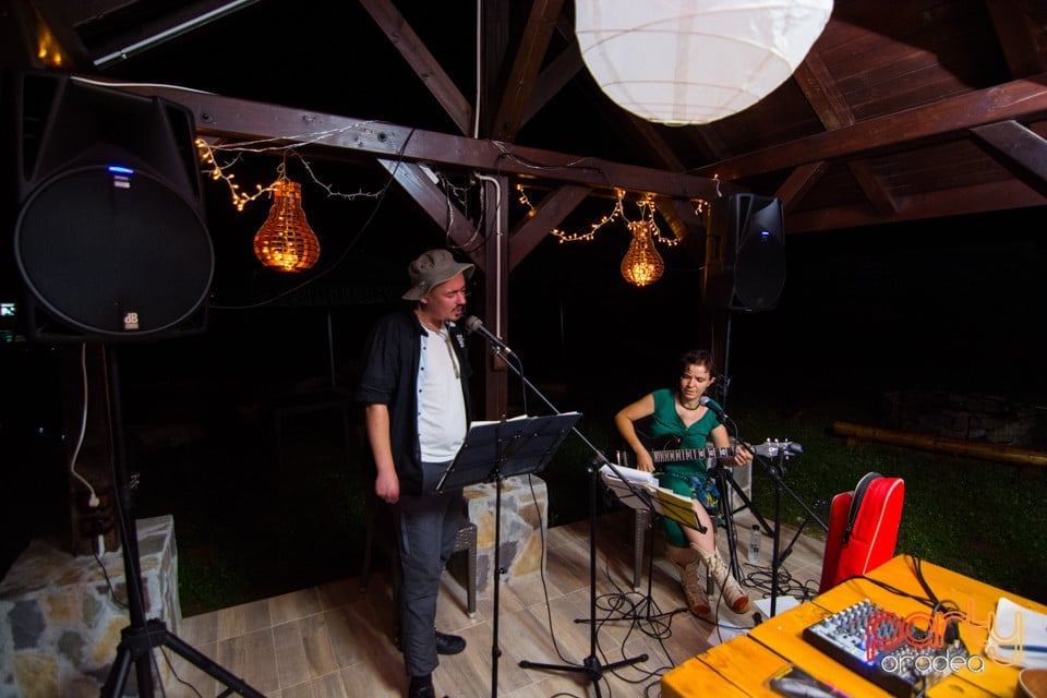 Muzică live cu Mela & Ovi, 