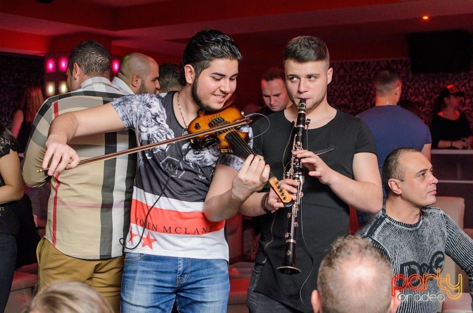 Muzică live la Club Life, 