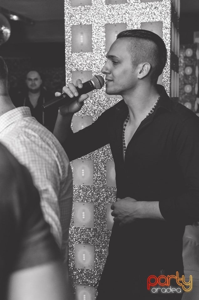 Muzică live la Club Life,