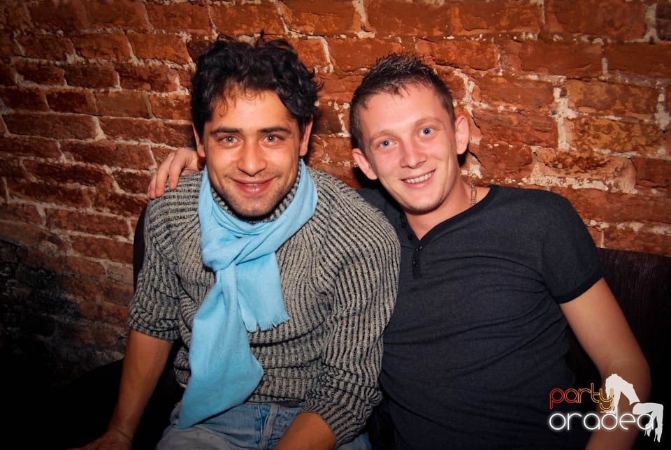 Muzică şi dans în Club Escape, 