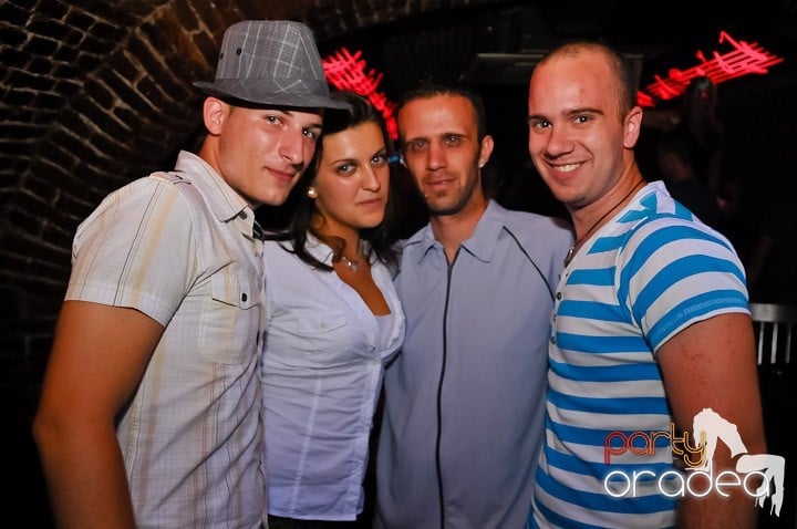 Muzică şi dans în Escape, 