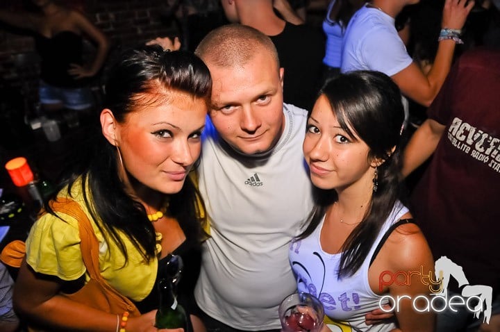 Muzică şi dans în Escape, 