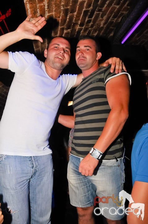 Muzică şi dans în Escape, 