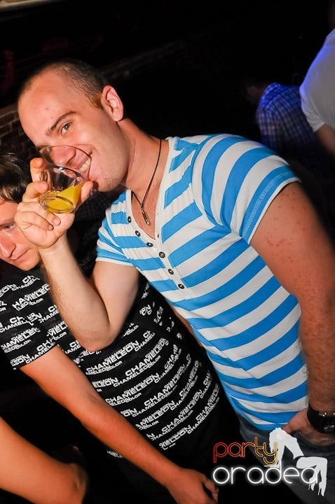 Muzică şi dans în Escape, 