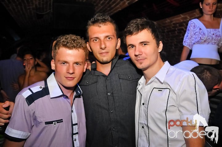 Muzică şi dans în Escape, 