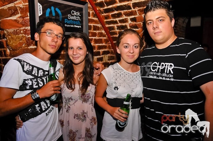 Muzică şi dans în Escape, 