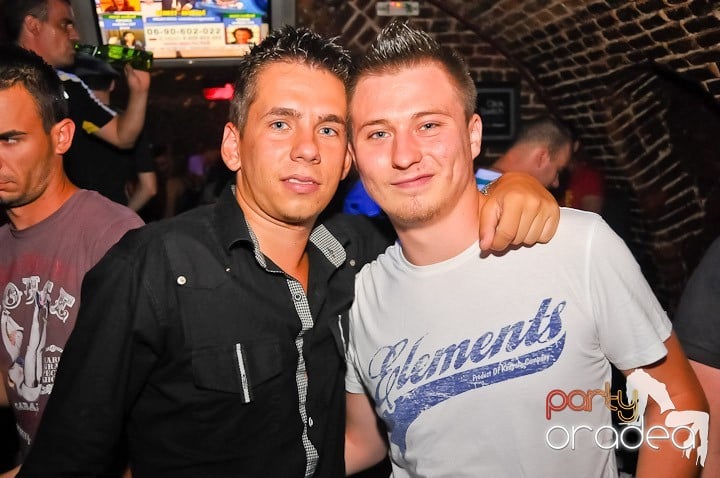 Muzică şi dans în Escape, 